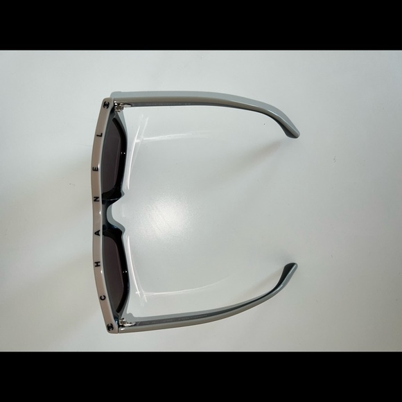 Chanel sunglasses - Picture 3 of 8